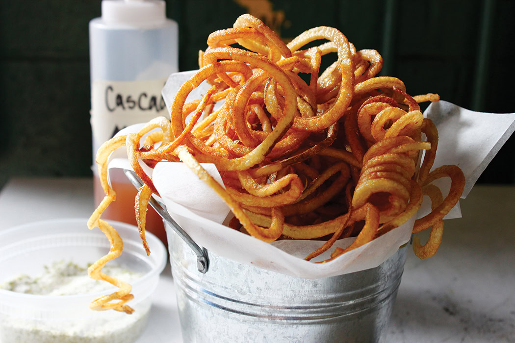 ポテト Hop-Seasoned Curly Fries - Imbibe Magazine